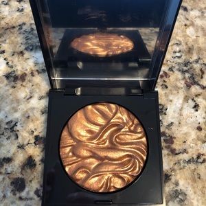 Laura Mercier Face Illuminator in Seduction
